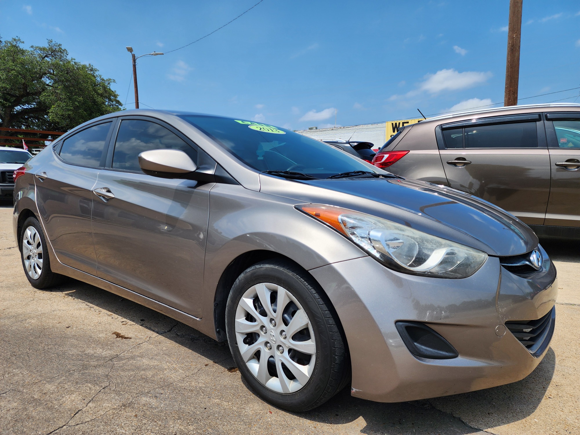2013 GOLD Hyundai Elantra GLS (5NPDH4AE6DH) with an 1.8L L4 DOHC 16V engine, 6-Speed Automatic transmission, located at 2660 S.Garland Avenue	, Garland, TX, 75041, (469) 298-3118, 32.885387, -96.656776 - Photo #1
